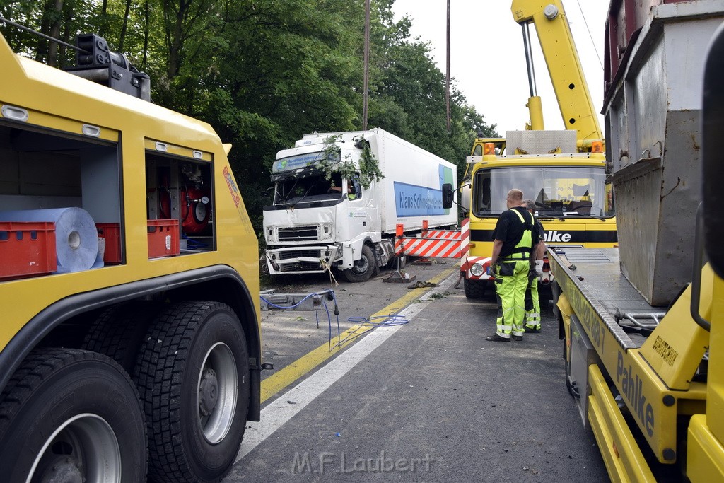 Schwerer VU A 3 Rich Oberhausen Hoehe AK Leverkusen P658.JPG - Miklos Laubert